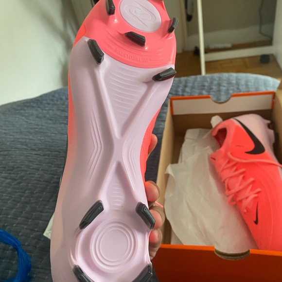 Brand new Soccer cleats Nike phantom’s Size 12 - Picture 5 of 8